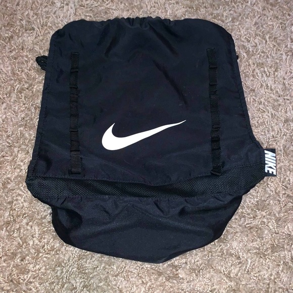 EUC Unisex Nike Bag - Picture 1 of 3